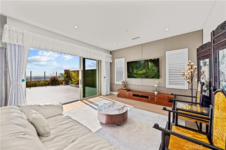 103 Eversedge, Irvine, California 92618