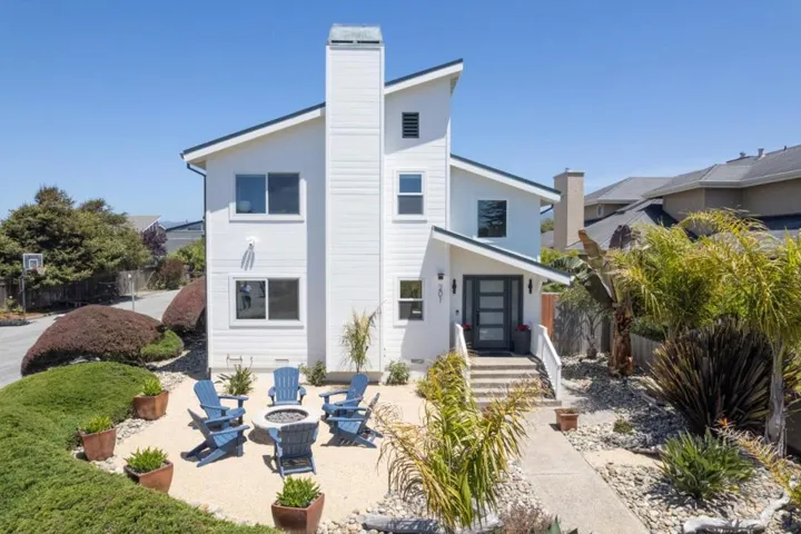 201 Miramontes Avenue, Half Moon Bay, California 94019