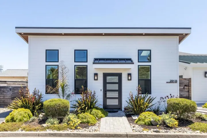 201 Miramontes Avenue, Half Moon Bay, California 94019