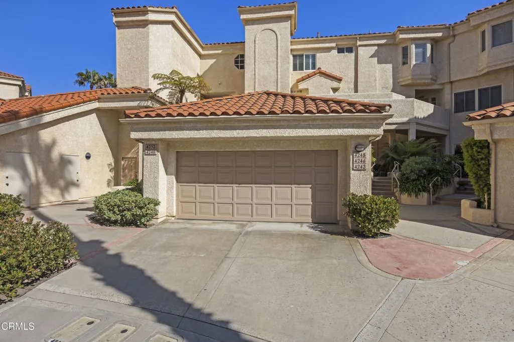 ventura-modern-two-car-garage-for-sale