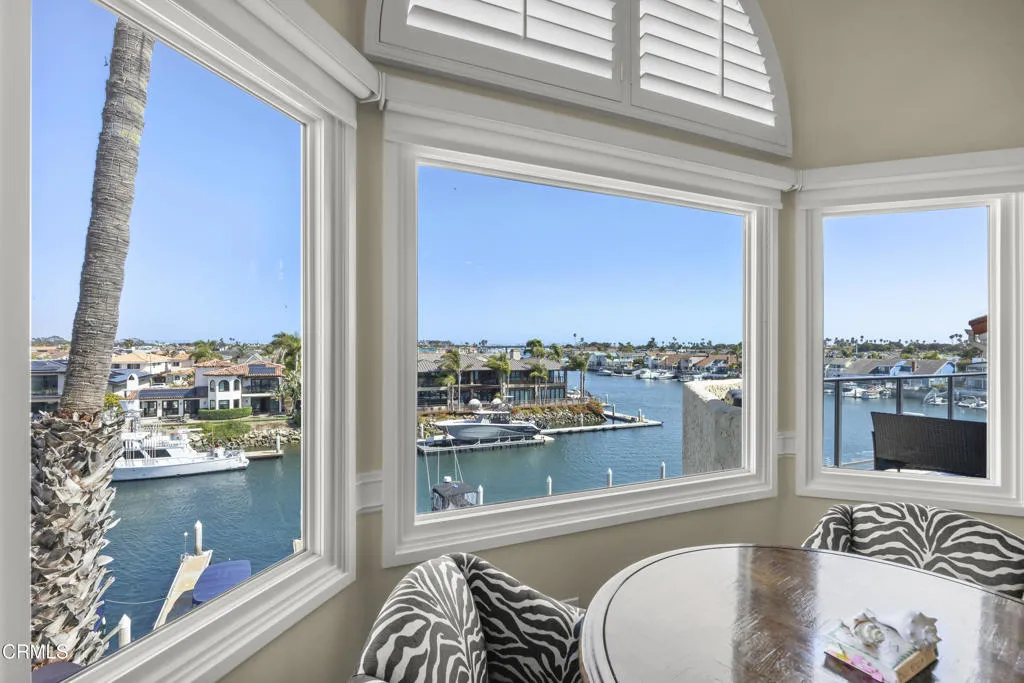 ventura-modern-livingroom-for-sale