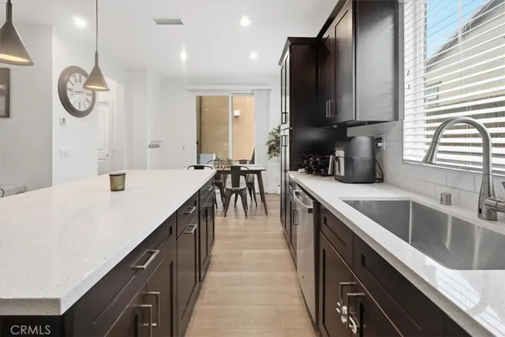 16061 Narni, Fontana, California 92336