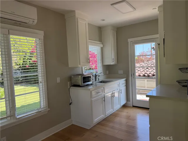 305 W Kenneth Road, Glendale, California 91202