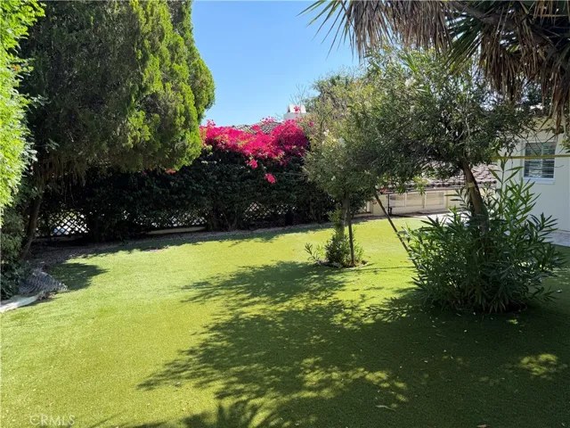 305 W Kenneth Road, Glendale, California 91202