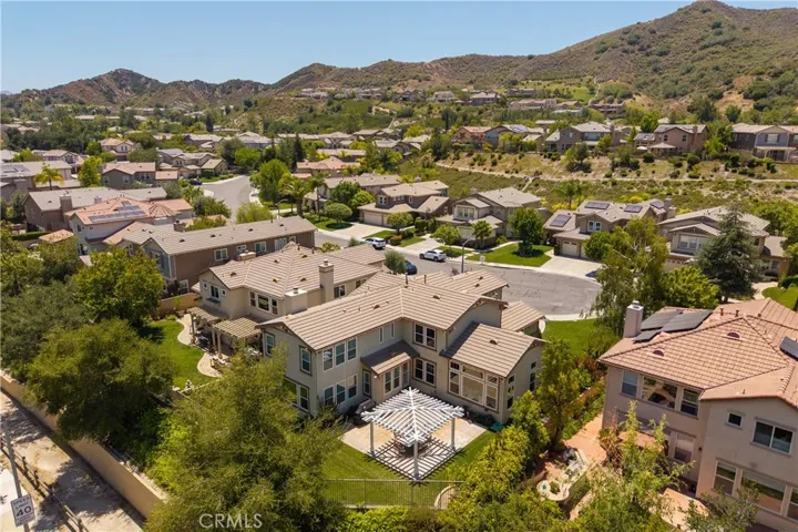 "The surrounding Santa Susana Mountains make for a quiet and prestigious setting and provides several miles of hiking and biking trails."   https://southernoakssociety.com/