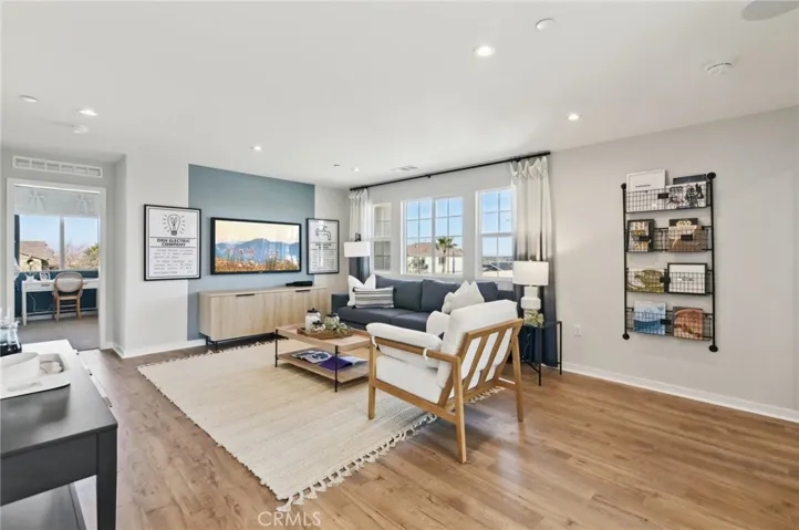 MODEL HOME