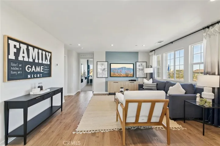 MODEL HOME