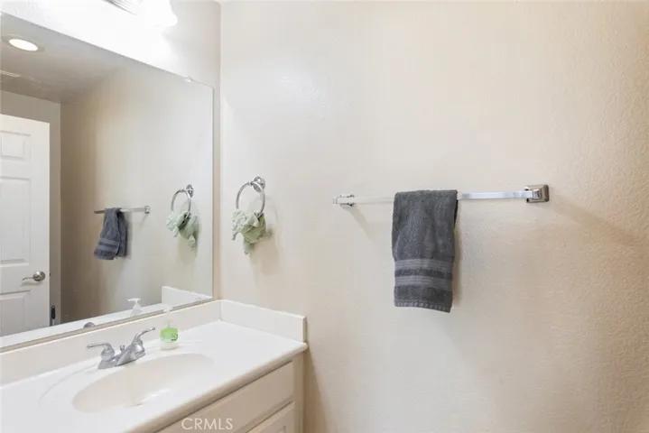 DOWNSTAIRS 1/2 Bath
