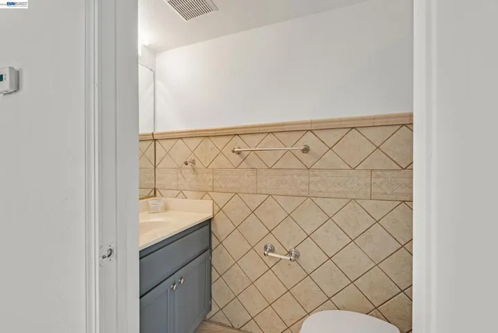 260 Estabrook St, San Leandro, California 94577