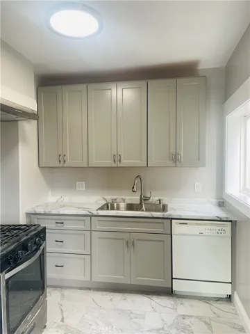 3921 E Livingston, Long Beach, California 90803