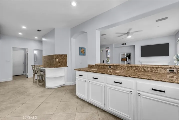 25 Bolinas, Irvine, California 92602