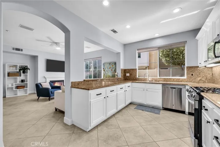 25 Bolinas, Irvine, California 92602