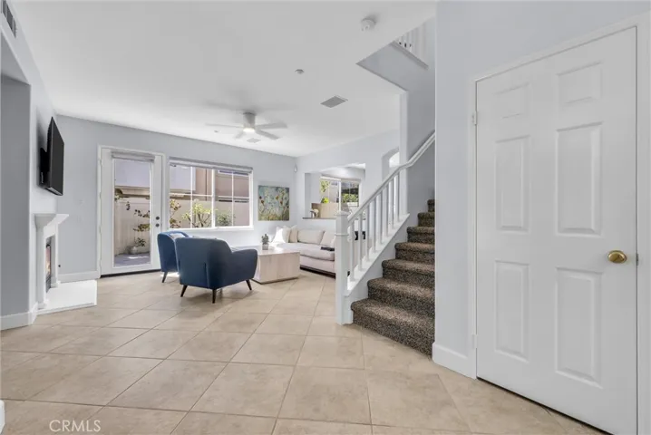 25 Bolinas, Irvine, California 92602