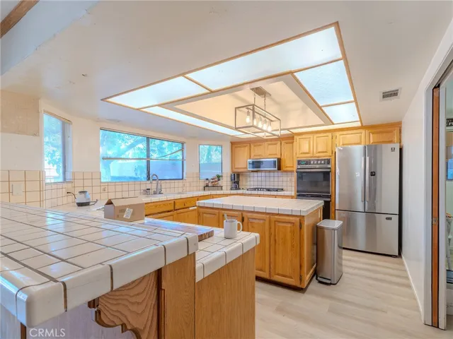 10410 Live Oak, Cherry Valley, California 92223 — photo 5