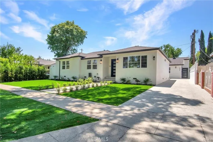 Photos were taken prior to tenant occupancy when the property was professionally staged.

