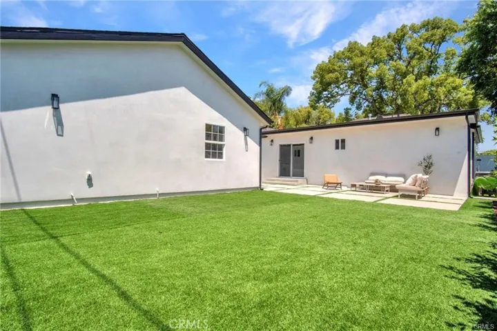 Photos were taken prior to tenant occupancy when the property was professionally staged.

