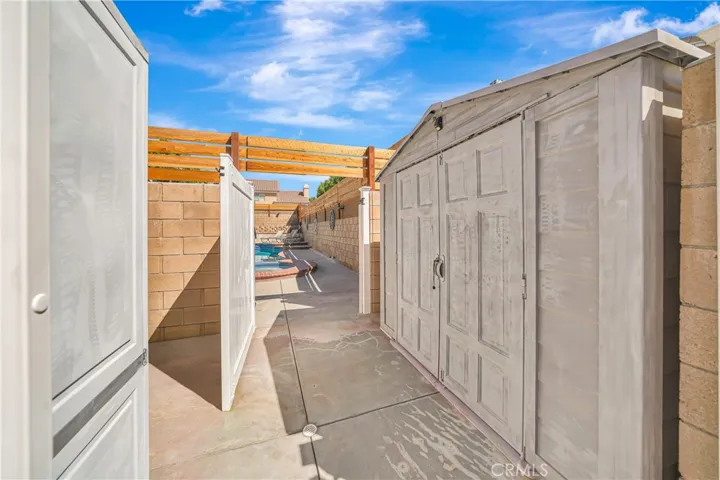 39943 Penina, Palmdale, California 93551