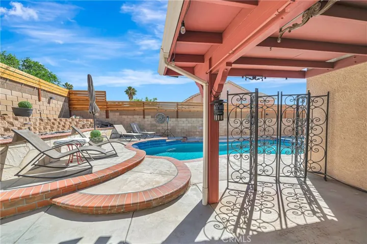 39943 Penina, Palmdale, California 93551