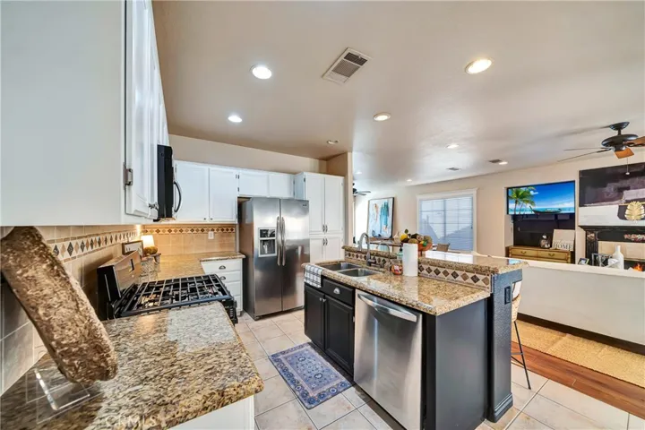 39943 Penina, Palmdale, California 93551