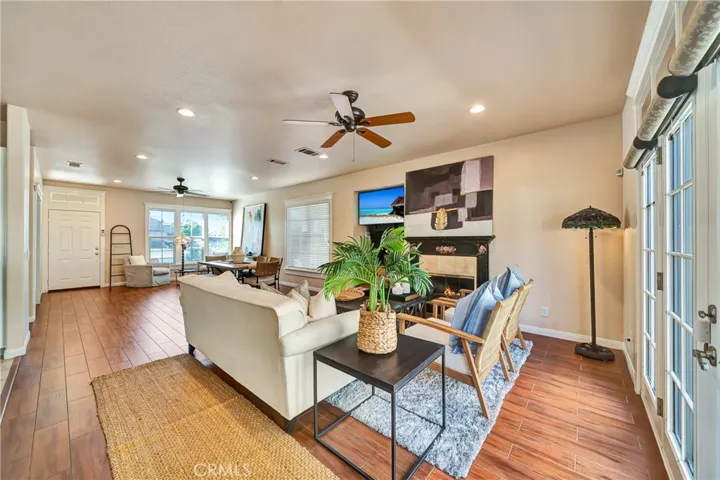 39943 Penina, Palmdale, California 93551