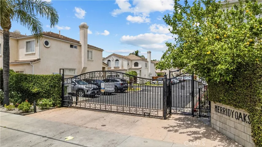 17779 Merridy, Northridge, California 91325