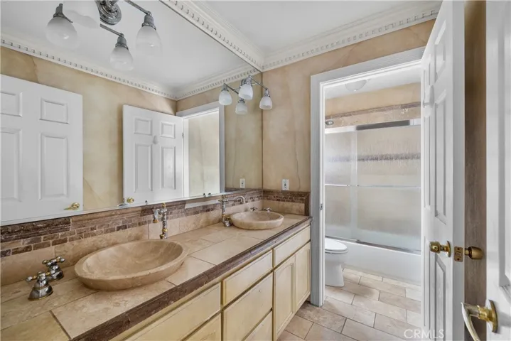 17779 Merridy, Northridge, California 91325