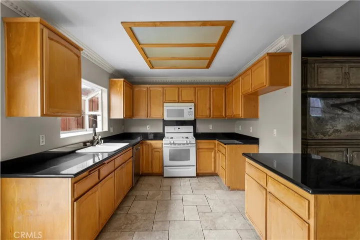 17779 Merridy, Northridge, California 91325
