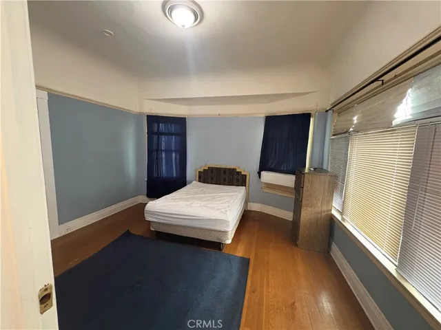 2713 S La Salle, Los Angeles, California 90018