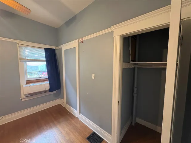 2713 S La Salle, Los Angeles, California 90018