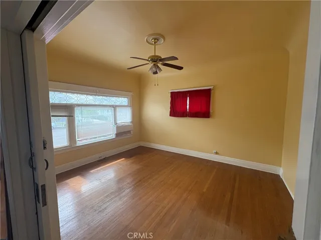 2713 S La Salle, Los Angeles, California 90018