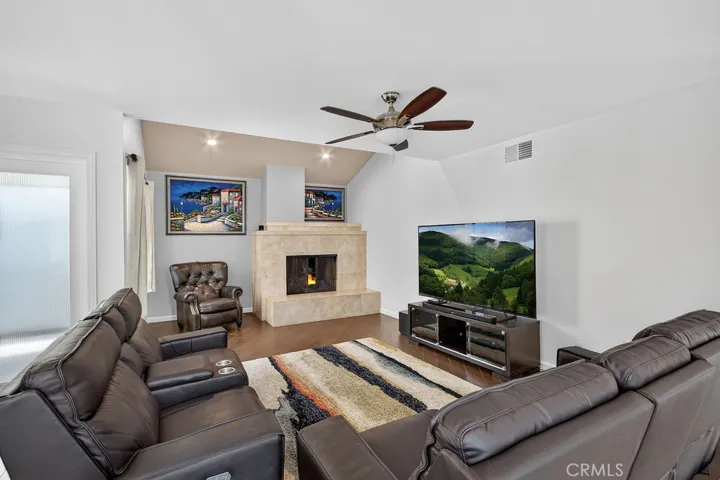 4 Beechwood, Irvine, California 92604
