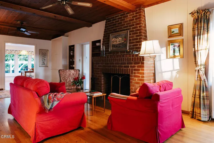 128DAMORE_2046 Stratford