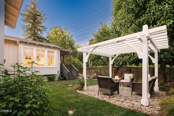 146DAMORE_2046 Stratford