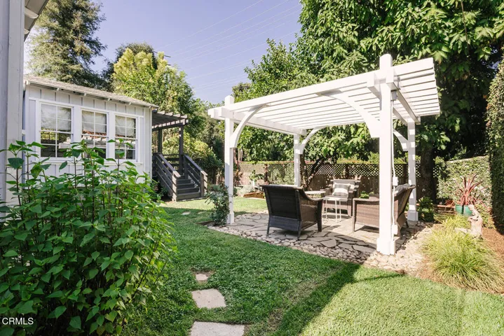 111DAMORE_2046 Stratford