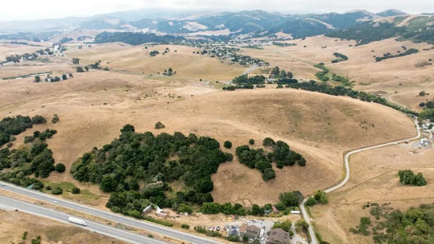 1 Little Merrill Road, San Juan Bautista, California 95045