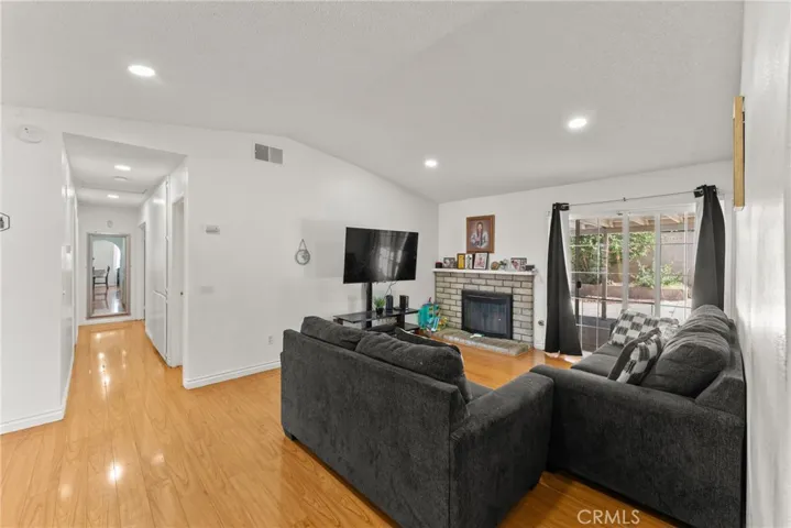 1028 W Woodcrest, Bloomington, California 92316
