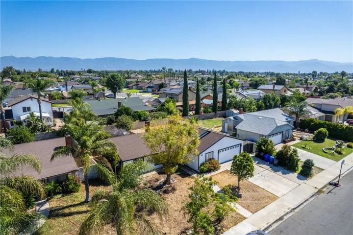 1028 W Woodcrest, Bloomington, California 92316