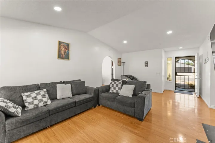 1028 W Woodcrest, Bloomington, California 92316