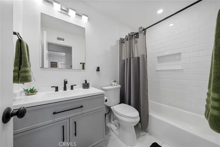 8287 E Ellerford, Long Beach, California 90808