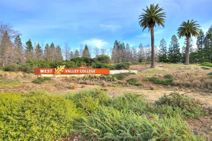 15863 Mina Way, Saratoga, California 95070