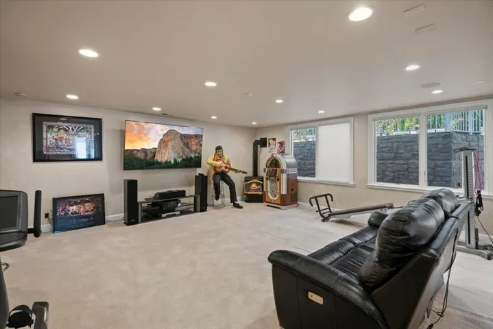 15863 Mina Way, Saratoga, California 95070