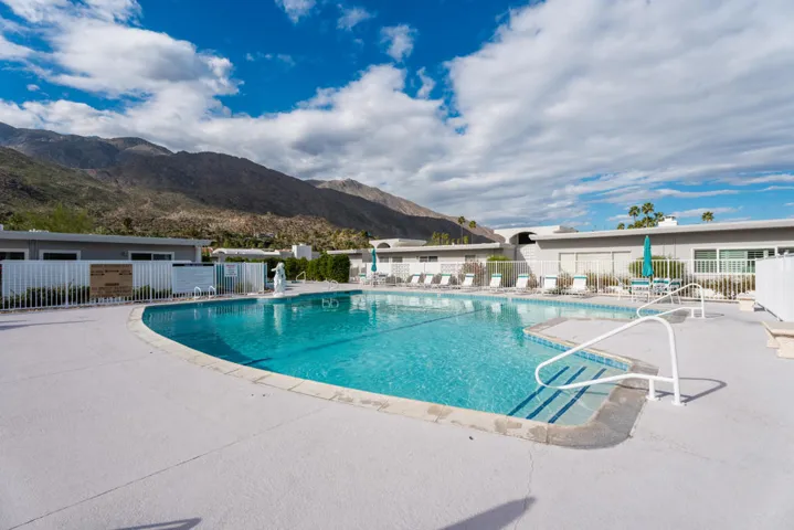 S Sierra Madre_Exterior-9