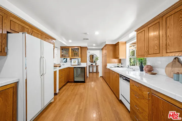 14947 Rhinestone Drive, Sherman Oaks, California 91403