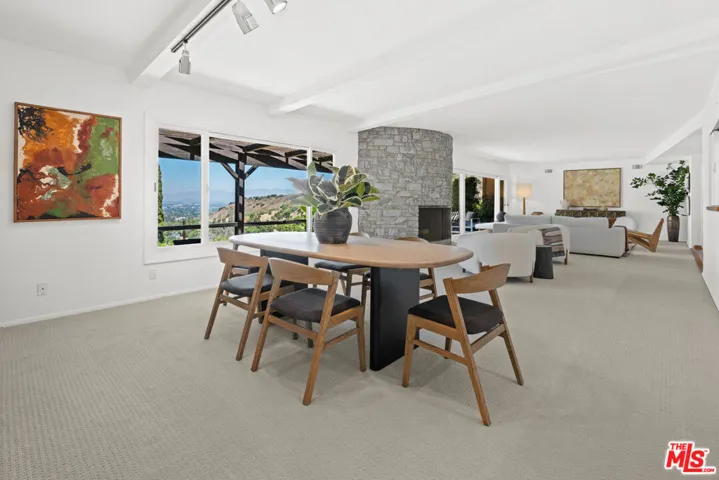 14947 Rhinestone Drive, Sherman Oaks, California 91403