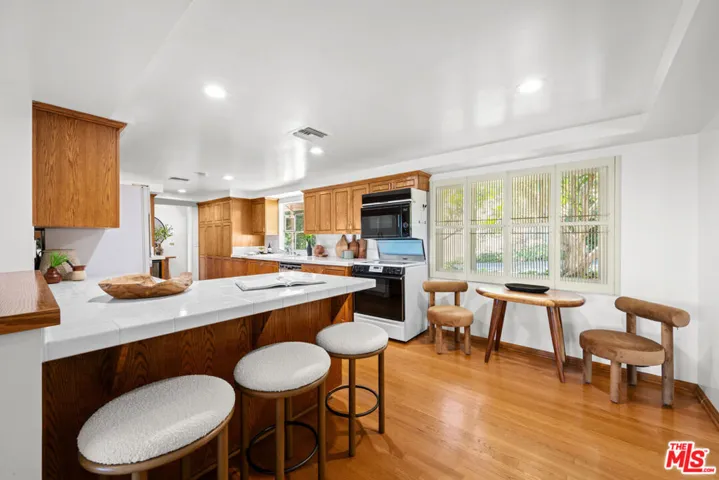 14947 Rhinestone Drive, Sherman Oaks, California 91403