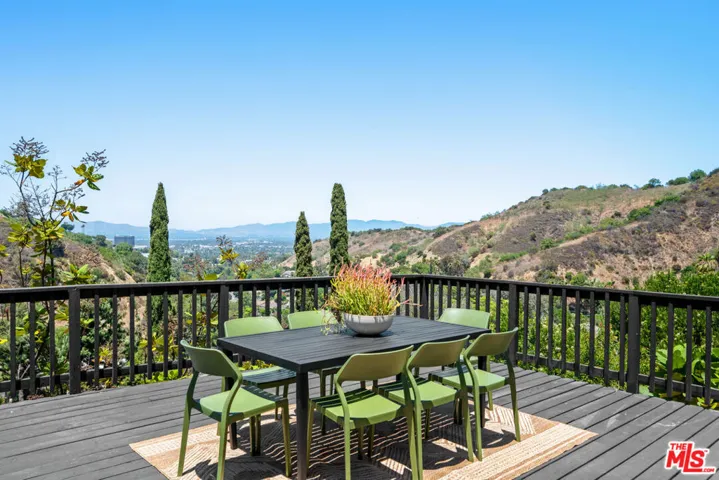 14947 Rhinestone Drive, Sherman Oaks, California 91403