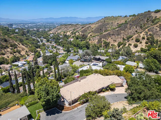 14947 Rhinestone Drive, Sherman Oaks, California 91403