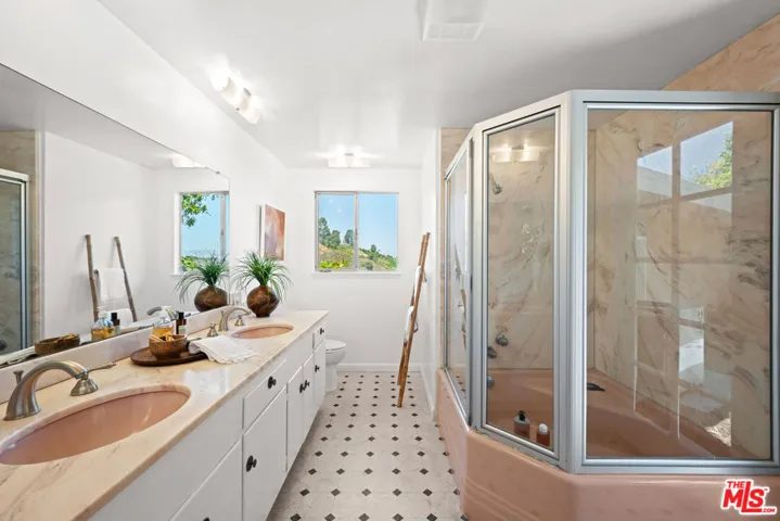 14947 Rhinestone Drive, Sherman Oaks, California 91403