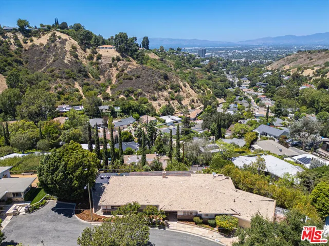 14947 Rhinestone Drive, Sherman Oaks, California 91403