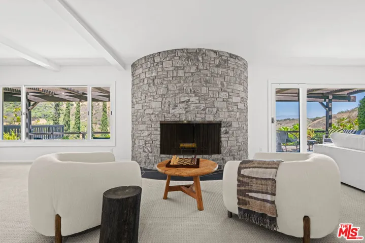 14947 Rhinestone Drive, Sherman Oaks, California 91403